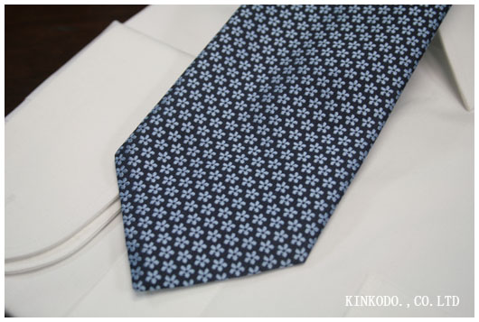 2011zegna_blue_tie3.jpg