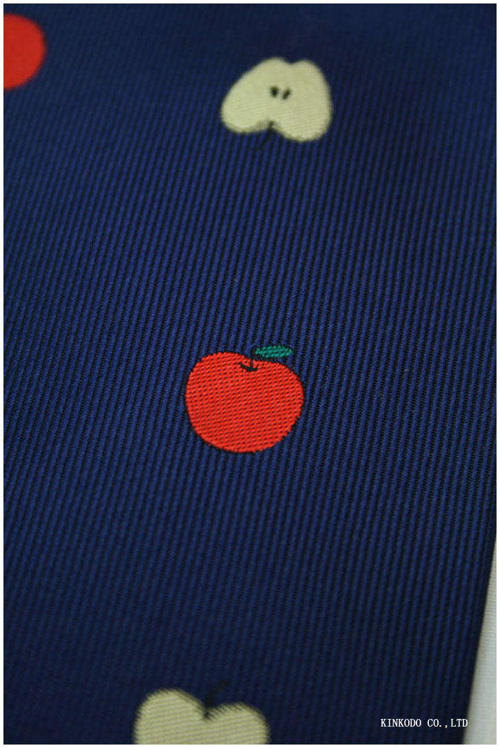apple_tie2.jpg
