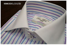 クレリックカラーでも衿とカフスの裏側はストライプを配置したオーダーシャツのデザイン。