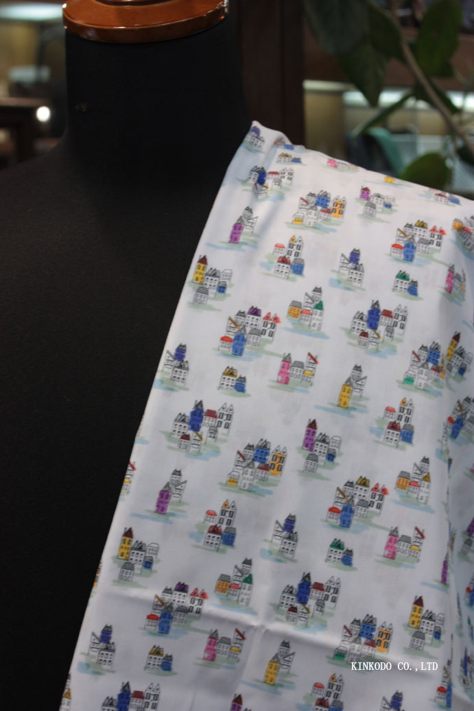 NO-10558386　絵本タッチの街並みプリント｜カラフルハウス柄　TEXTA　テキスタ社製生地　綿100％